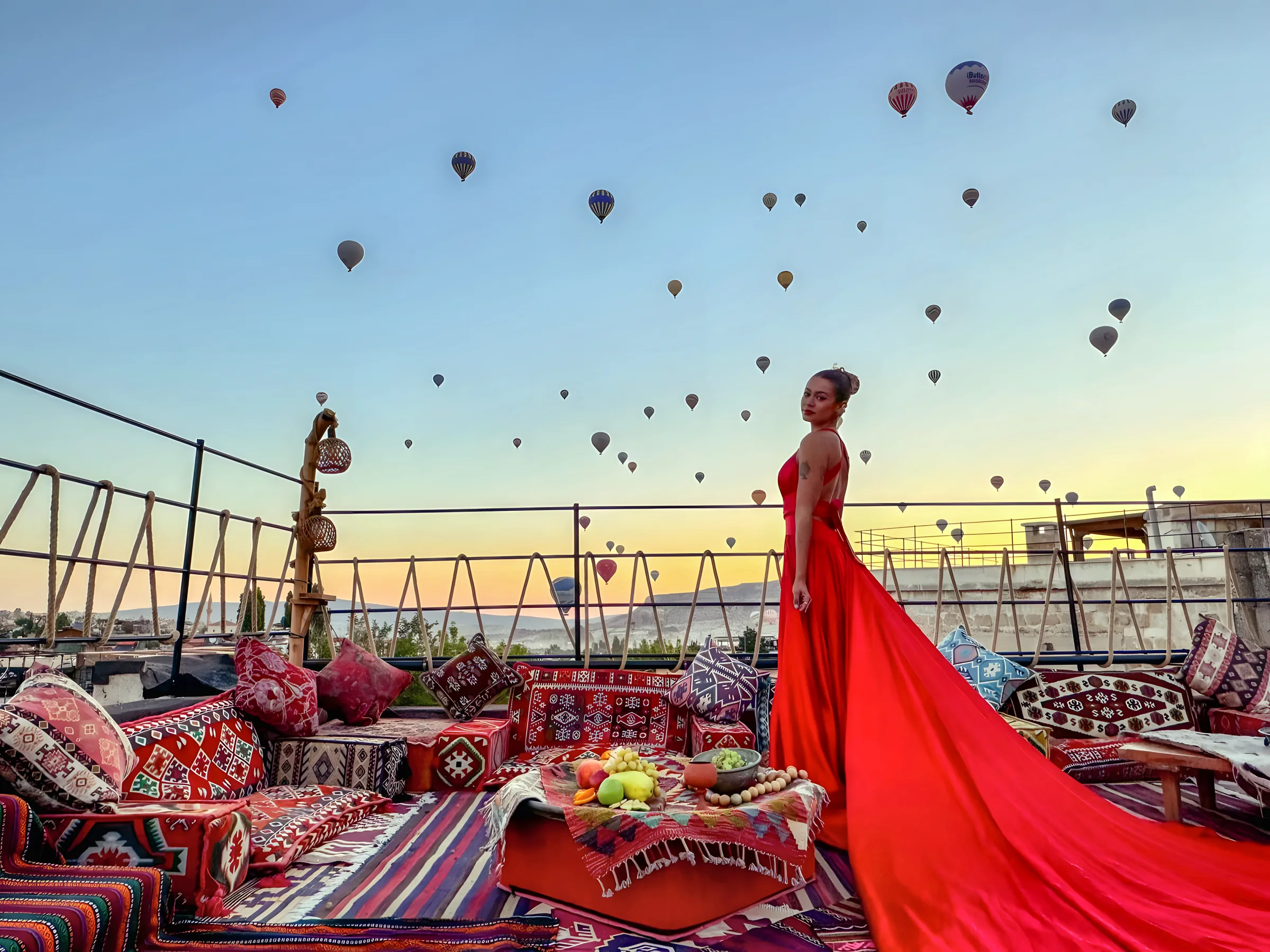 Watch hundreds of balloons